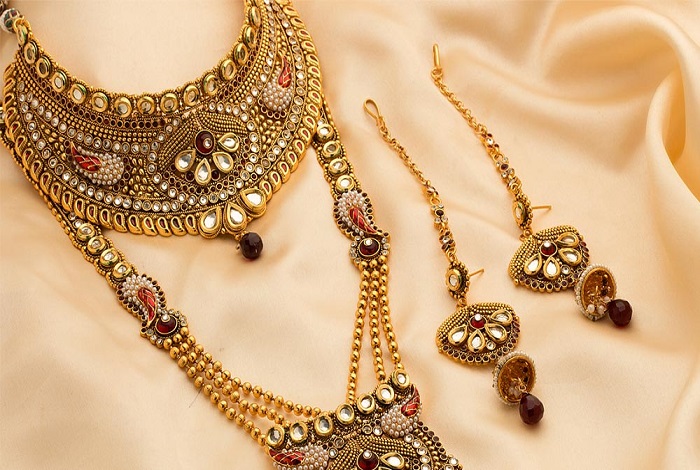 Steps To Clean Your Fashion Jewelry Properly